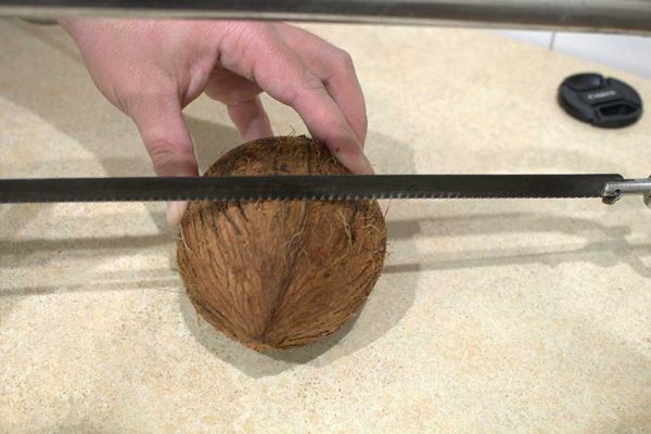 Распиливание кокоса