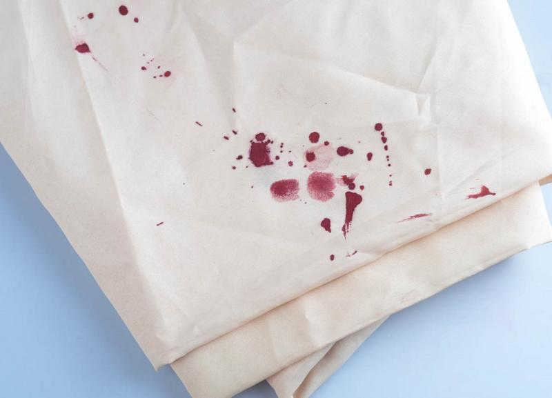 Как отстирать кровь с одежды
